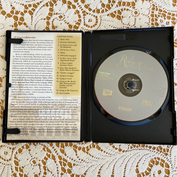2 Rom-Com DVDs:  Sabrina (1995) with Harrison Ford and A Room with a View (1986) - Picture 6 of 9